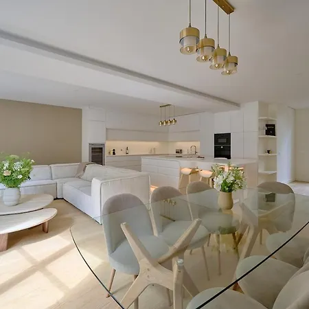 By Saint-sulpice Newly Refurbished 4 Bedroom *
