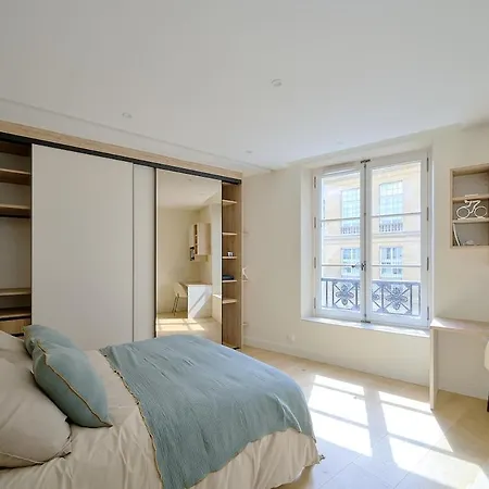 By Saint-sulpice Newly Refurbished 4 Bedroom Paris