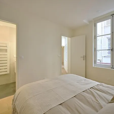 By Saint-sulpice Newly Refurbished 4 Bedroom * Paris