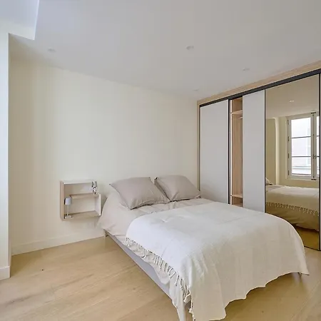 By Saint-sulpice Newly Refurbished 4 Bedroom باريس