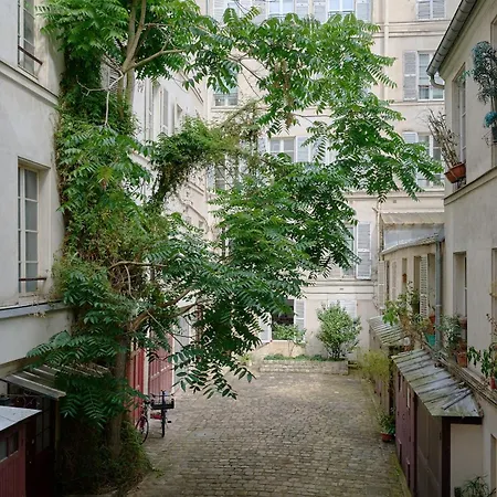 شقة By Saint-sulpice Newly Refurbished 4 Bedroom