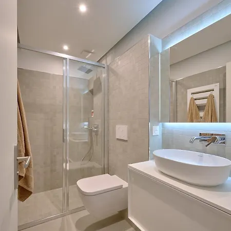 شقة By Saint-sulpice Newly Refurbished 4 Bedroom