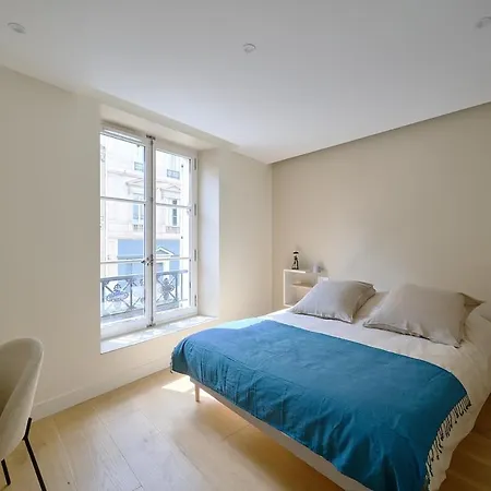 By Saint-sulpice Newly Refurbished 4 Bedroom شقة *