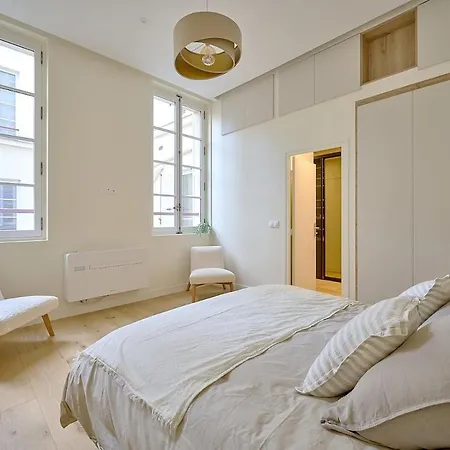 By Saint-sulpice Newly Refurbished 4 Bedroom * باريس