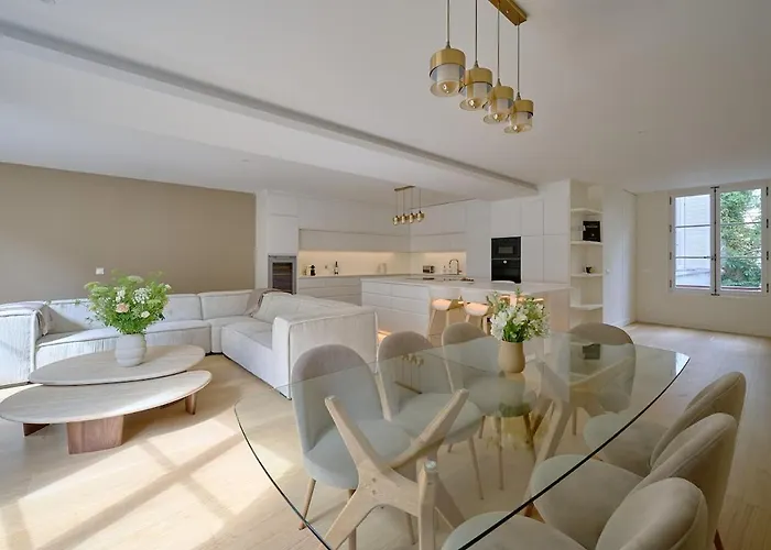 By Saint-sulpice Newly Refurbished 4 Bedroom *