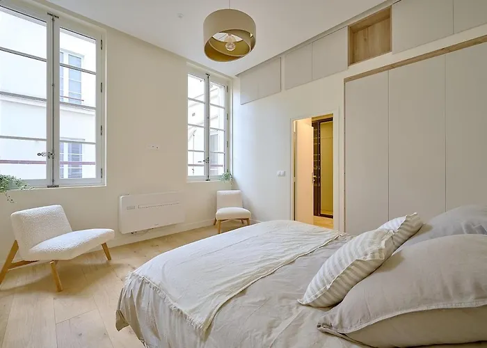 By Saint-sulpice Newly Refurbished 4 Bedroom * 파리
