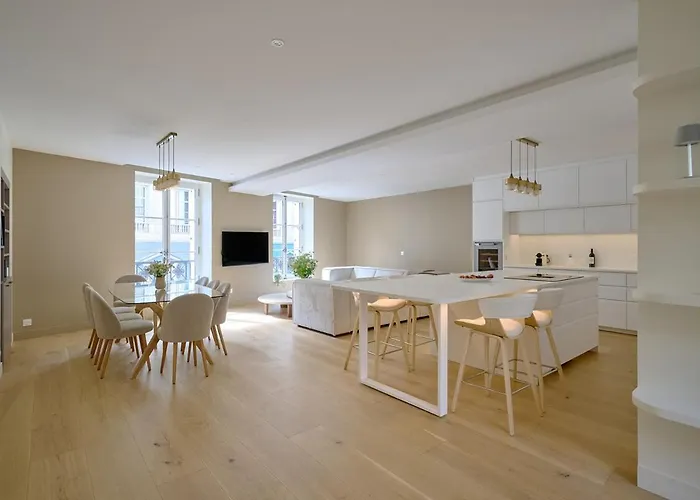 By Saint-sulpice Newly Refurbished 4 Bedroom 아파트