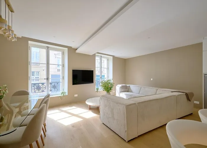 By Saint-sulpice Newly Refurbished 4 Bedroom باريس
