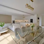 By Saint-sulpice Newly Refurbished 4 Bedroom *